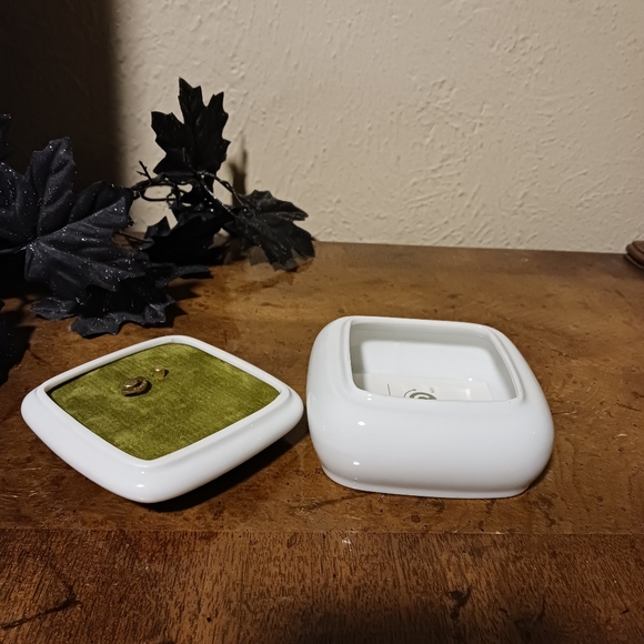 Vintage 1989 Pink Rose Music Trinket Box - Picture 5 of 11